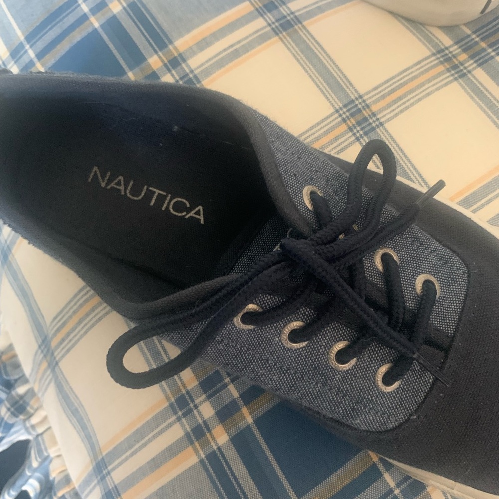 Nautica canvas boat style mens sneakers
